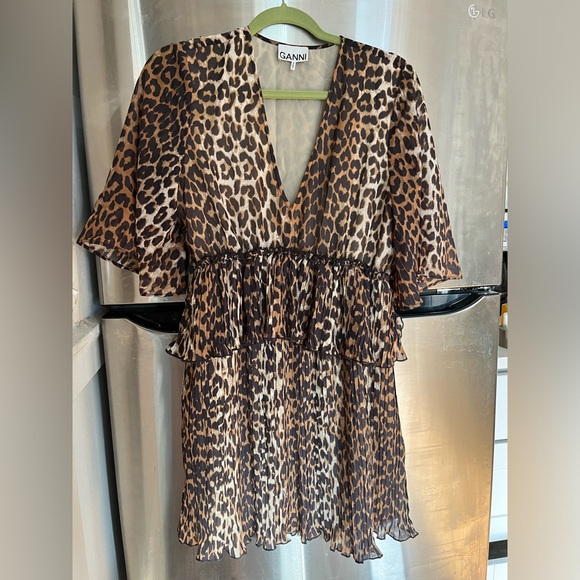 GANNI LEOPARD FLOUNCE PLEATED MINI DRESS - Picture 1 of 3